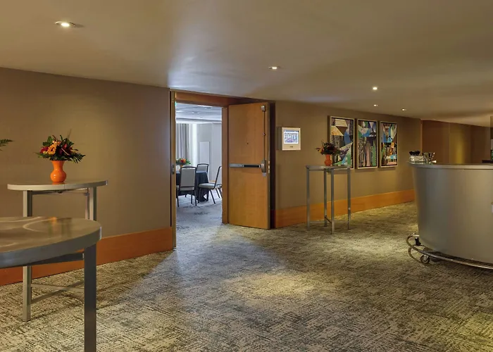 The Westin Detroit Metropolitan Airport