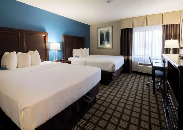 Baymont By Wyndham Detroit Airport/Romulus